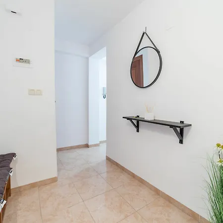 Travel Habitat Jardines De Viveros Apartment
